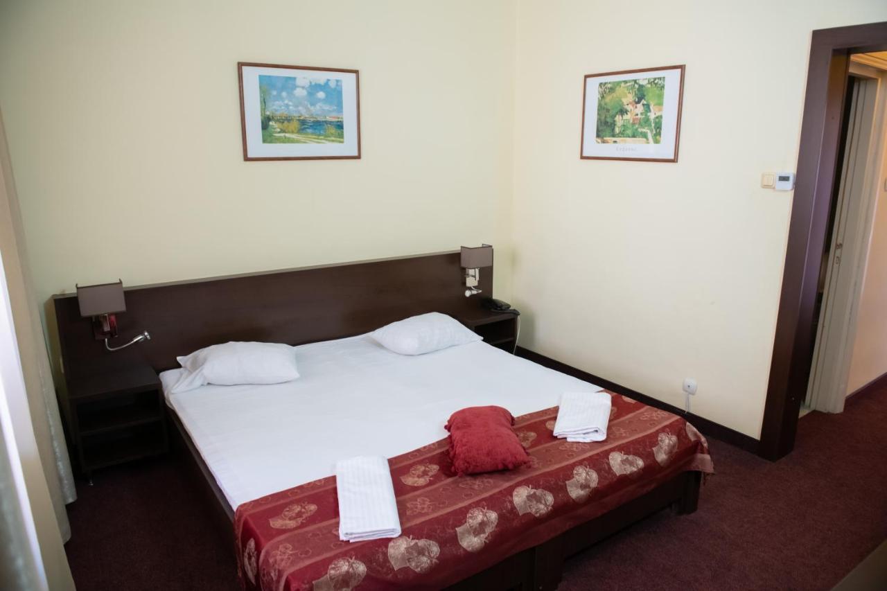Hotel Panoramic Râmnicu Vâlcea Dış mekan fotoğraf