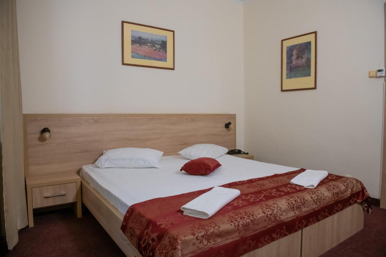 Hotel Panoramic Râmnicu Vâlcea Dış mekan fotoğraf