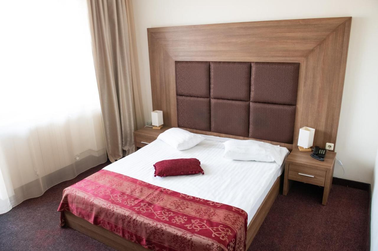 Hotel Panoramic Râmnicu Vâlcea Dış mekan fotoğraf
